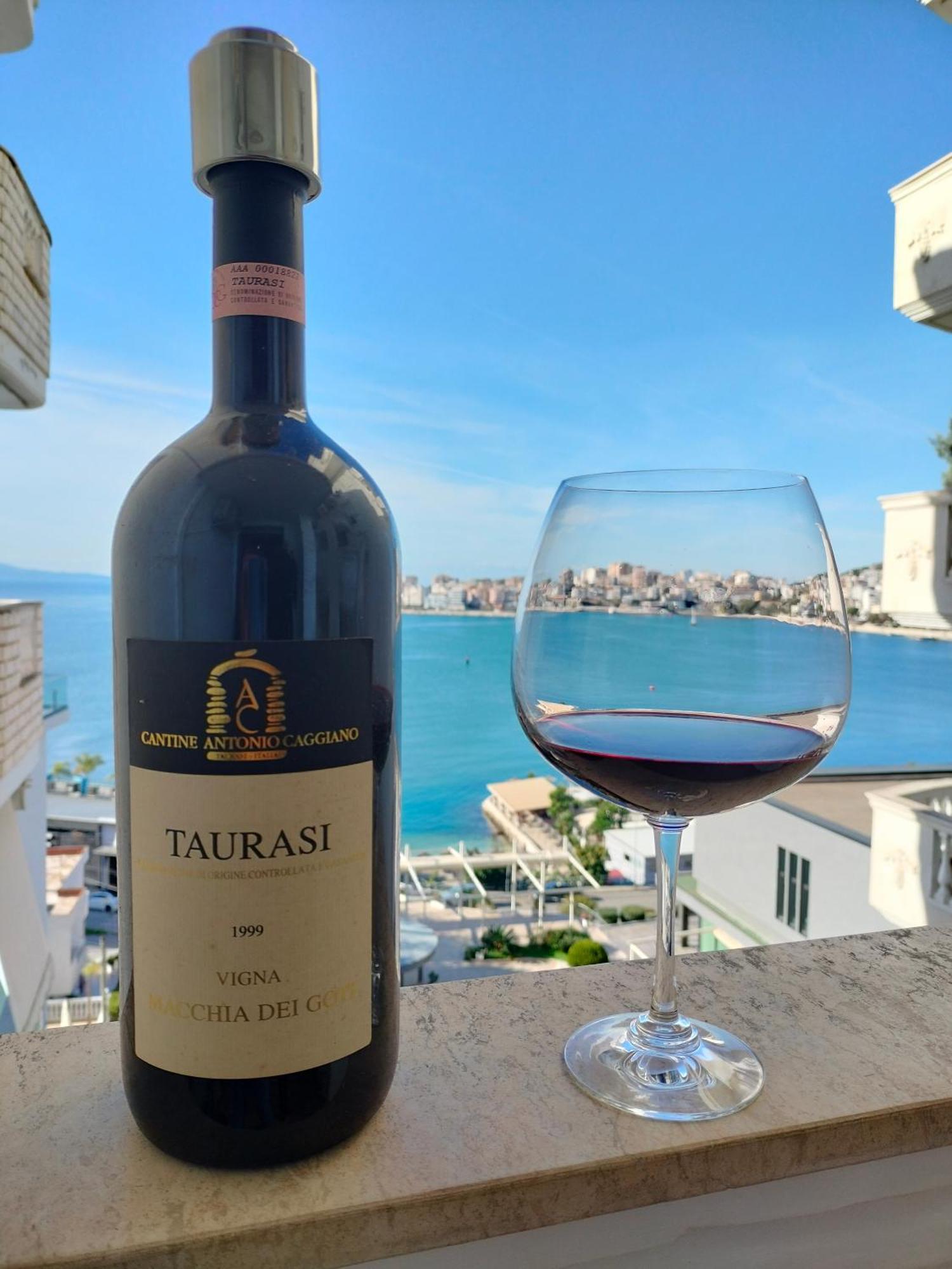 Taurasi Red Saranda Apartment Exterior photo
